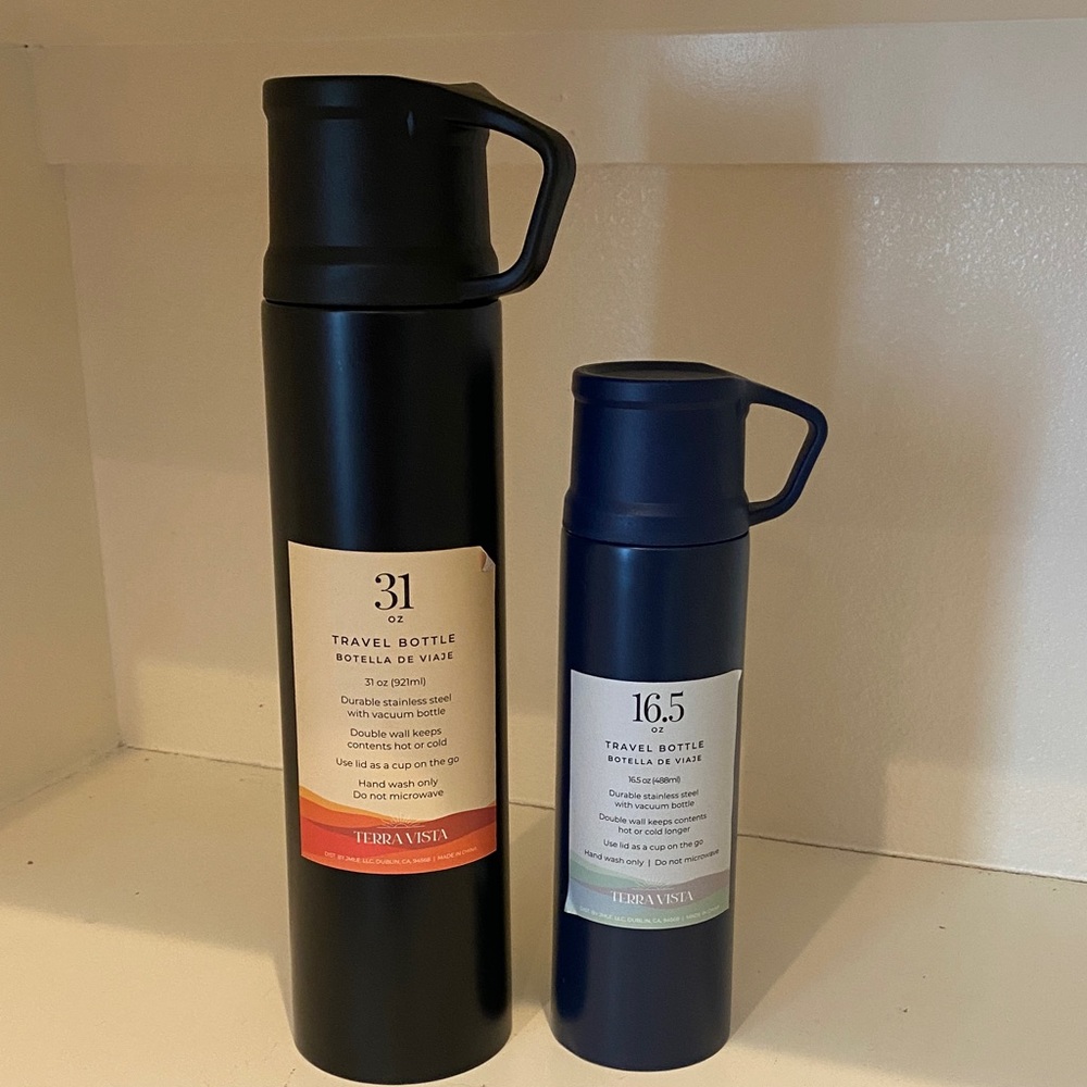 His and Hers Black and Blue Travel thermos set